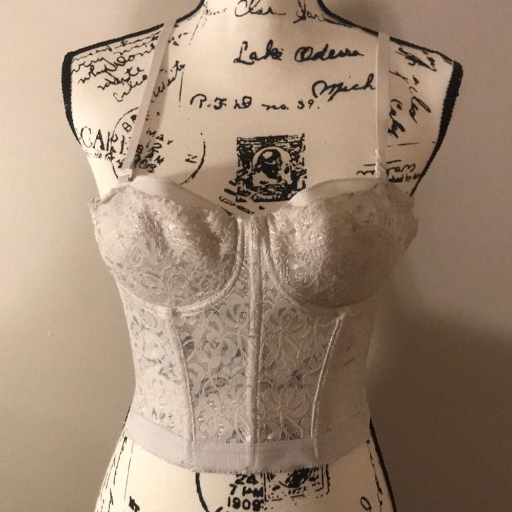 Size 34B White Lace Crop Top from Nasty Gal